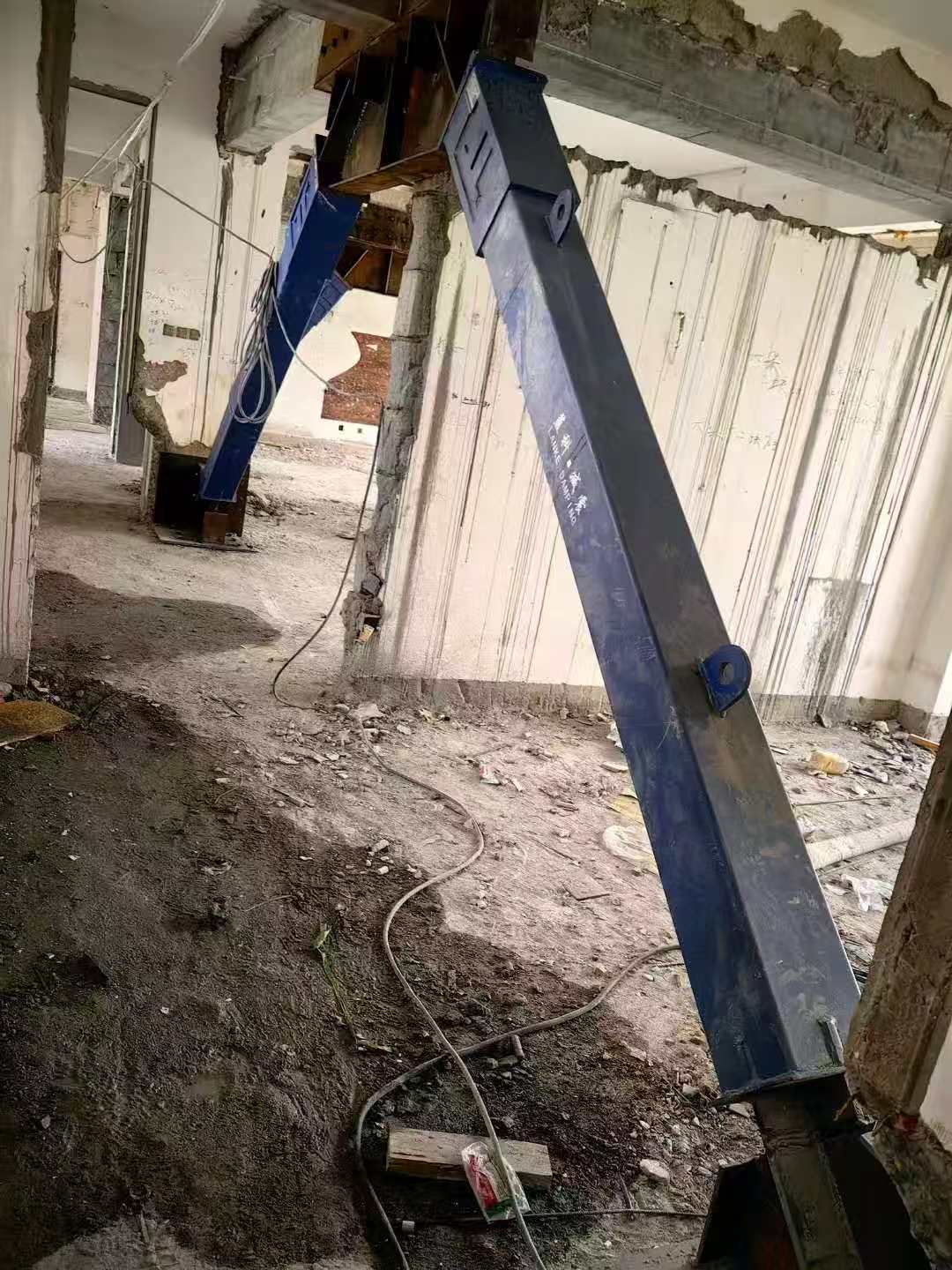 乐山柱子粘钢加固施工工艺